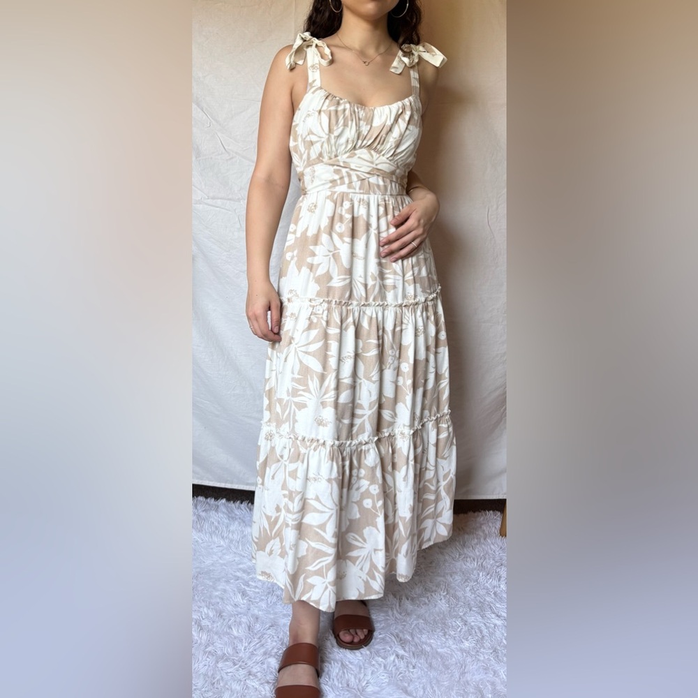 Trixxi Cream and White Floral Maxi Dress